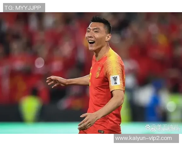 中国足球队球星亲自传递激情与梦想,激励年轻一代追求荣耀与胜利 中国足球队球星亲自传递激情与梦想,激励年轻一代追求荣耀与胜利